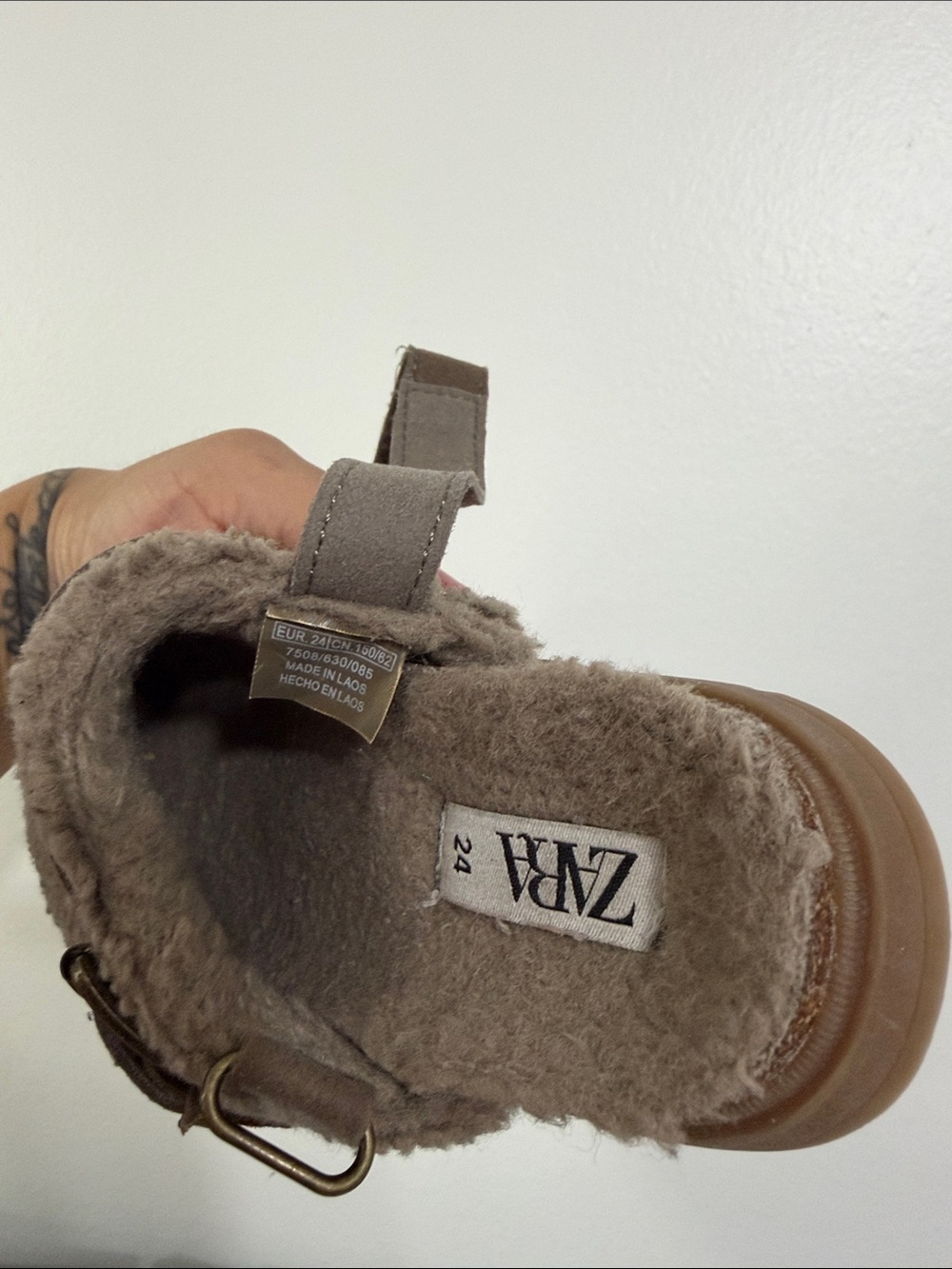Zara Brown Sherpa Buckle Clogs - Picture 12 of 13